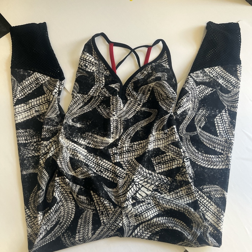 Black and White Snake Print bodysuit - S